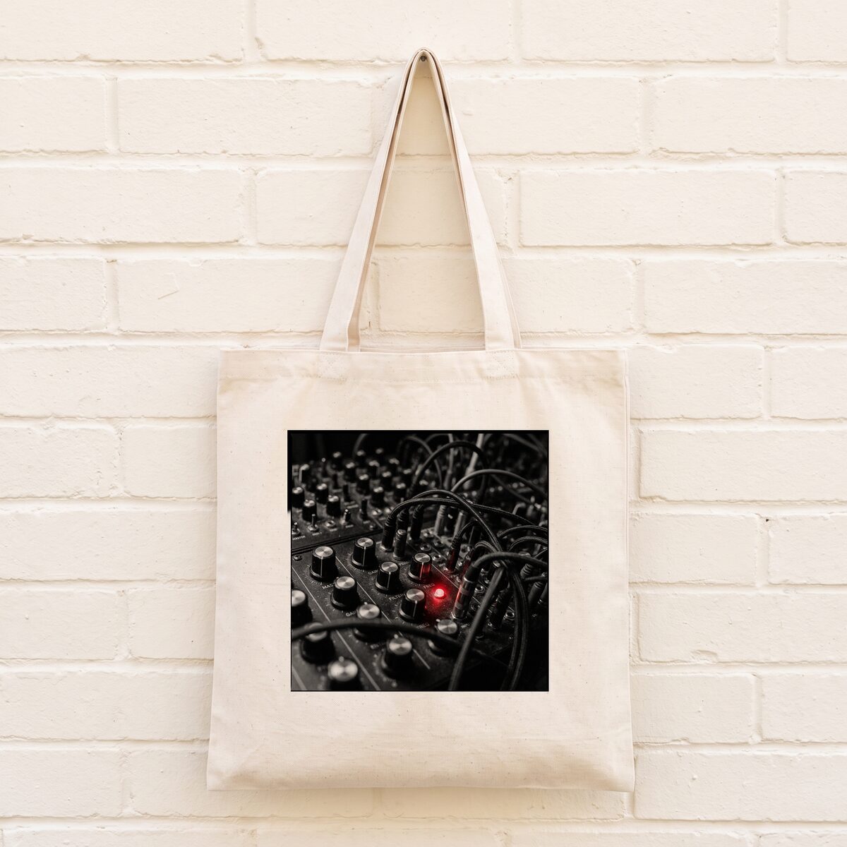 Hardware Only tote by The Sound Engineers